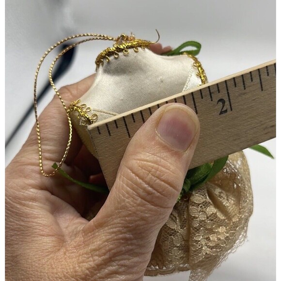 Katherine’s Collection Wayne Kleski Victorian Ornaments Velvet Lace Set Of 2 - Picture 7 of 7